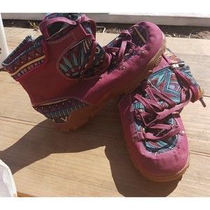 Womens boots size 9.5